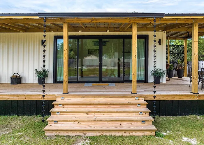 "Glamtainer" One Of A Kind Romantic Luxe Retreat, 8 Minutes To Emerald Beach, Outdoor Haven Navarre