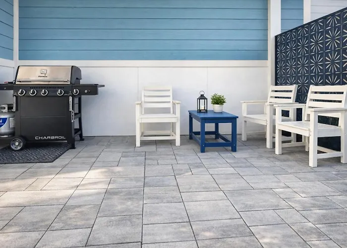 Waterfront Home, Short Walk To Beach, Deck/Balcony Navarre