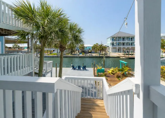 Waterfront Home, Short Walk To Beach, Deck/Balcony Navarre