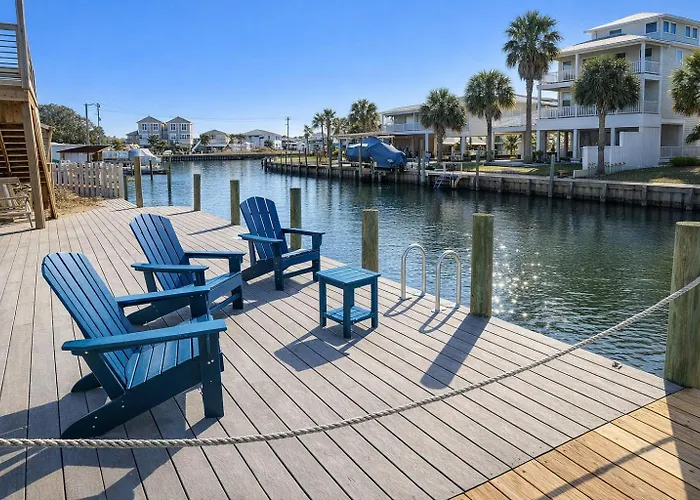Waterfront Home, Short Walk To Beach, Deck/Balcony Navarre